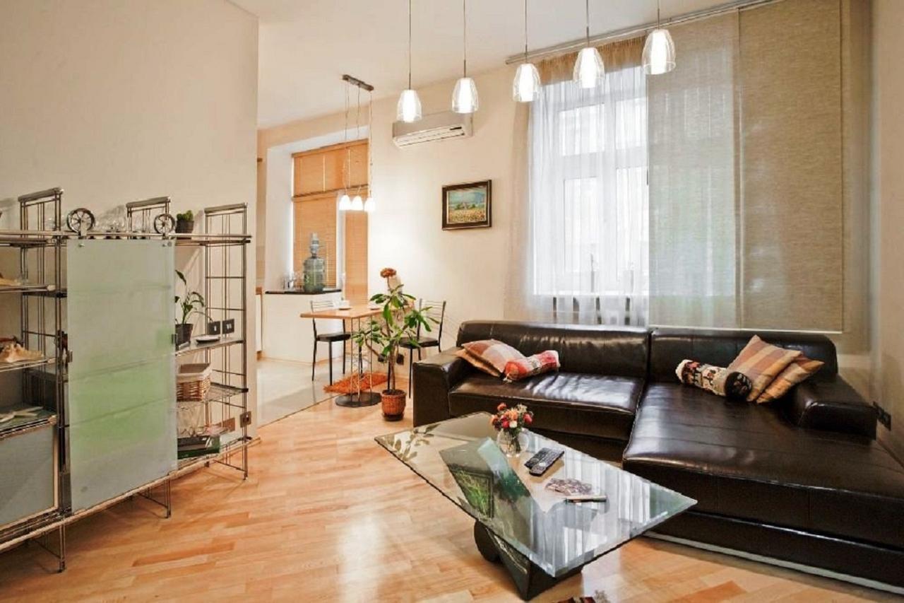 مينسك Apartment In The Historic Centre Internatsionalnaya المظهر الخارجي الصورة